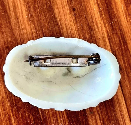 Vintage 80s Shell Painted Brooch - Yatva