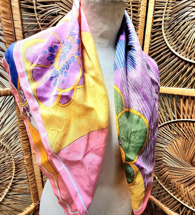 Vintage 80's Square Scarf - Yatva