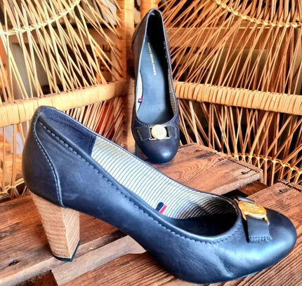 Vintage 80s Tommy Hilfiger Heels - Yatva