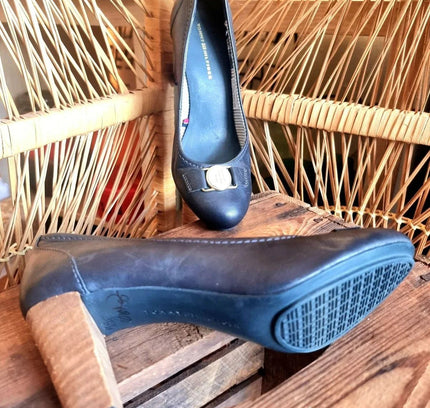 Vintage 80s Tommy Hilfiger Heels - Yatva