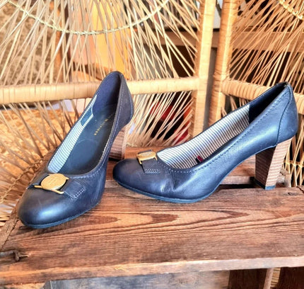 Vintage 80s Tommy Hilfiger Heels - Yatva