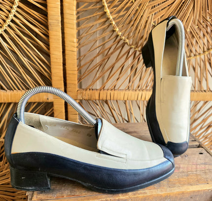 Vintage 80s Verhulst Two Toned Slip on Shoes - Yatva