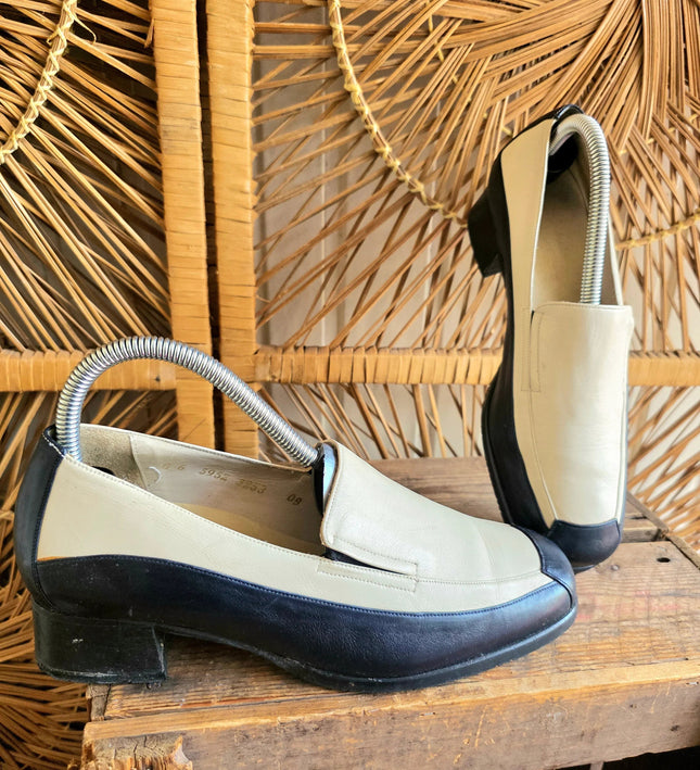 Vintage 80s Verhulst Two Toned Slip on Shoes - Yatva