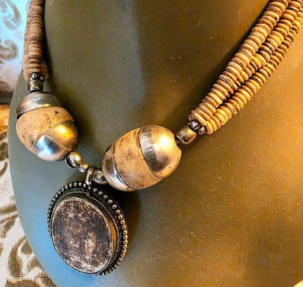 Vintage 80's Wooden Necklace - Yatva
