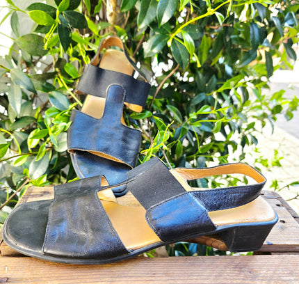 Vintage 90s AEROSOLES Asymmetric Leather Slingback Sandals Shoes - Yatva