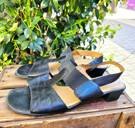 Vintage 90s AEROSOLES Asymmetric Leather Slingback Sandals Shoes - Yatva
