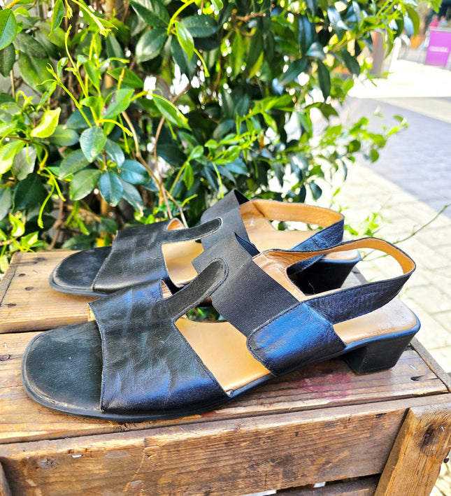 Vintage 90s AEROSOLES Asymmetric Leather Slingback Sandals Shoes - Yatva