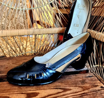 Vintage 90s Carall Shoes - Yatva