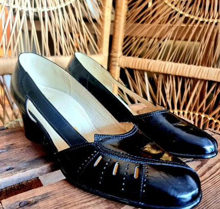 Vintage 90s Carall Shoes - Yatva