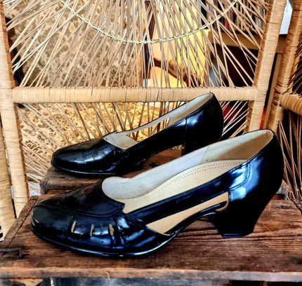 Vintage 90s Carall Shoes - Yatva