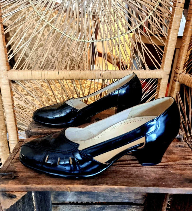 Vintage 90s Carall Shoes - Yatva