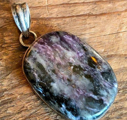 Vintage 90's Charoite Stone Necklace. - Yatva