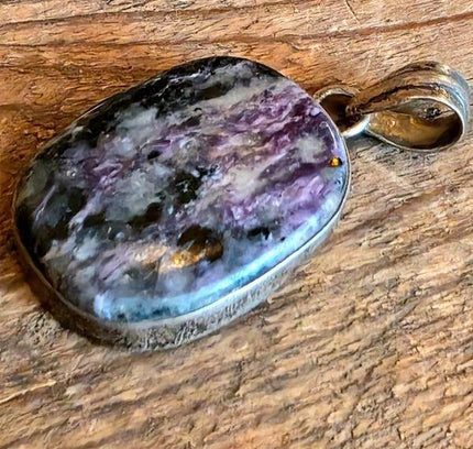 Vintage 90's Charoite Stone Necklace. - Yatva