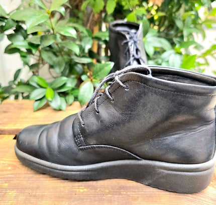 Vintage 90's Ecco Leather Ankle boots - Yatva