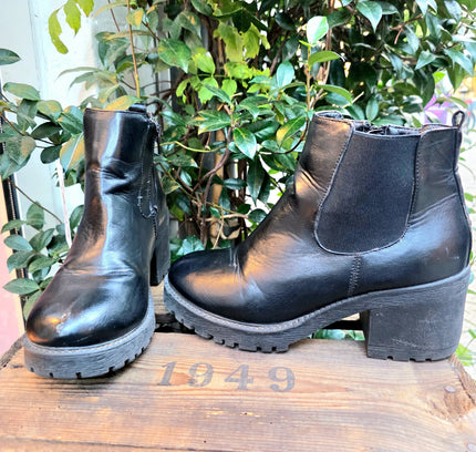 Vintage 90's Emilio Luca Ankle Boots - Yatva