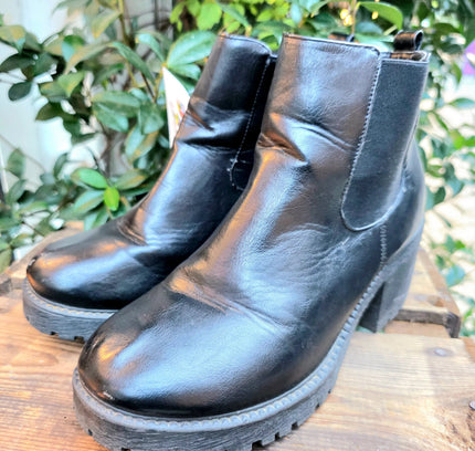 Vintage 90's Emilio Luca Ankle Boots - Yatva