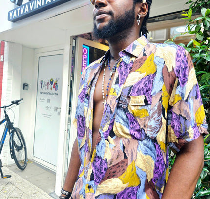 Vintage 90s Halonen Abstract Print Short Sleeve Button Up Shirt