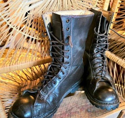 Vintage 90's Star Grommer Combat Boots - Yatva