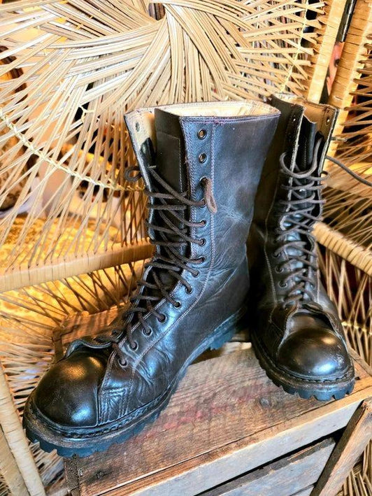Vintage 90's Star Grommer Combat Boots - Yatva