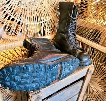 Vintage 90's Star Grommer Combat Boots - Yatva