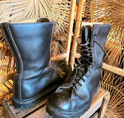 Vintage 90's Star Grommer Combat Boots - Yatva