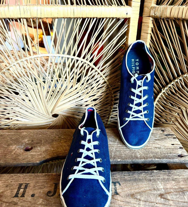 Vintage 90s Tommy Hilfiger Trainers - Yatva
