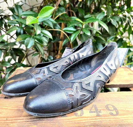 Vintage 90's Van de Poel van Ruth Slip On Shoes - Yatva