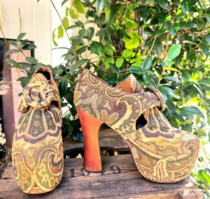 Vintage 90's / Y2K Jeffery Campbell Tapestry Platform Shoes - Yatva