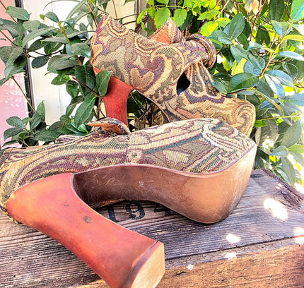 Vintage 90's / Y2K Jeffery Campbell Tapestry Platform Shoes - Yatva