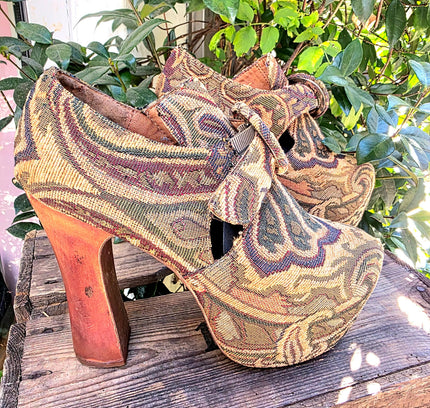Vintage 90's / Y2K Jeffery Campbell Tapestry Platform Shoes - Yatva