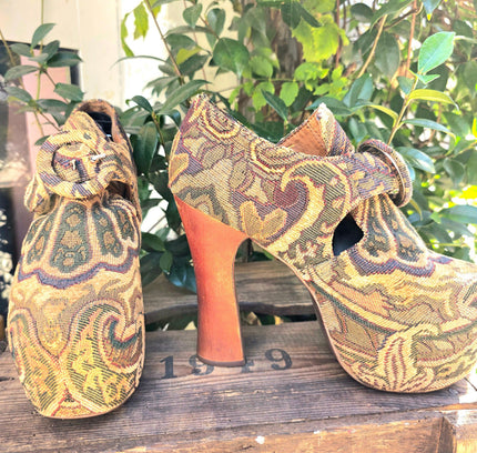 Vintage 90's / Y2K Jeffery Campbell Tapestry Platform Shoes - Yatva