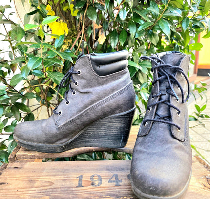 Vintage 90's / Y2K Timberland Wedge Ankle Boots - Yatva