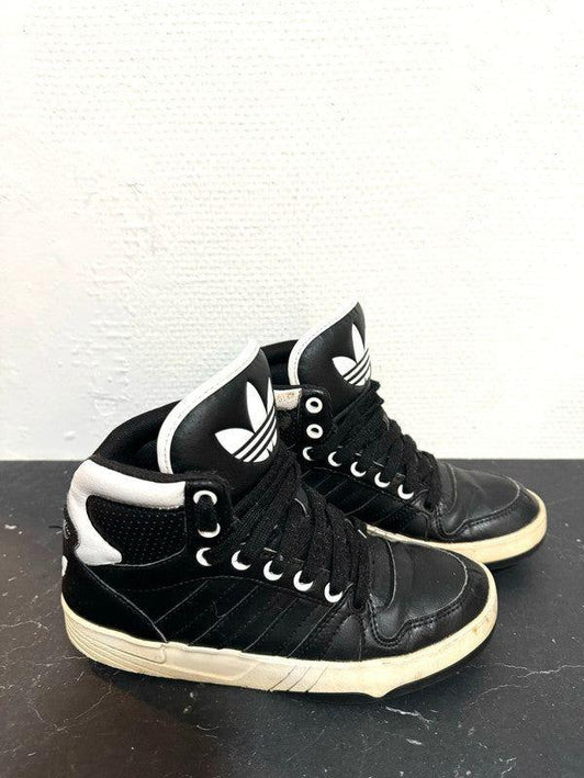 Vintage Adidas Shoes - Yatva