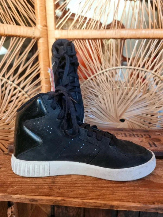 Vintage Adidas Sneakers - Yatva