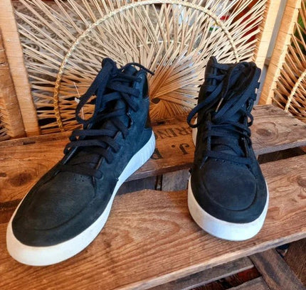 Vintage Adidas Sneakers - Yatva