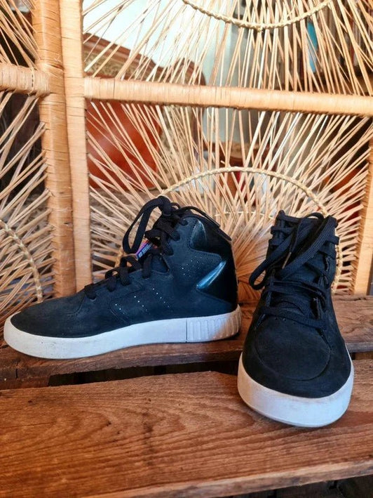 Vintage Adidas Sneakers - Yatva