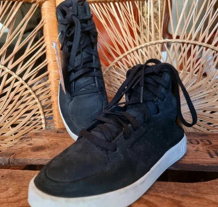 Vintage Adidas Sneakers - Yatva