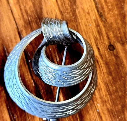 Vintage Art Deco Brooch - Yatva
