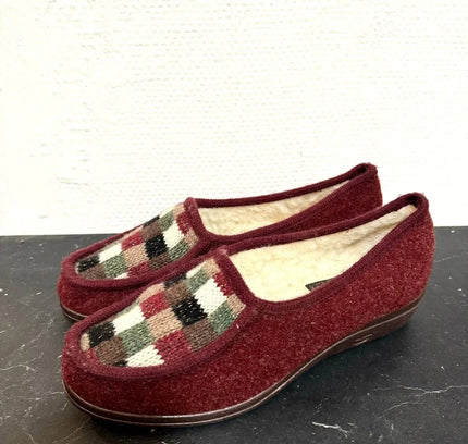 Vintage Brand New 70s Slippers - Yatva