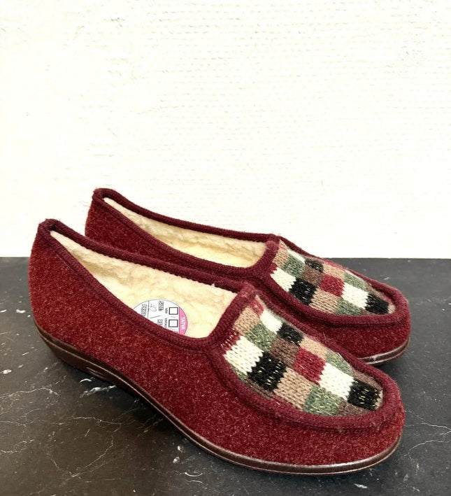 Vintage Brand New 70s Slippers - Yatva