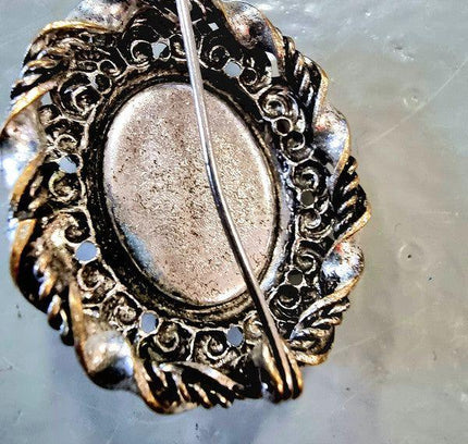 Vintage Brooch - Yatva