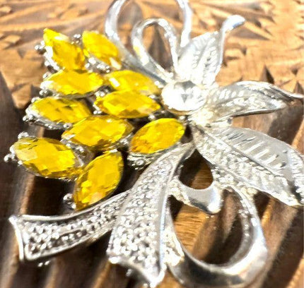 Vintage Brooch - Yatva