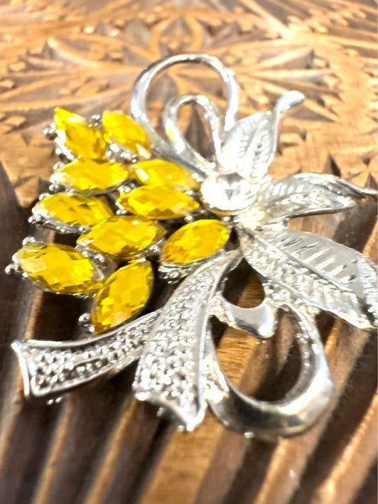 Vintage Brooch - Yatva