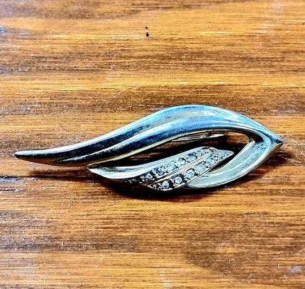 Vintage Brooch - Yatva