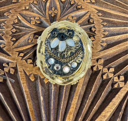 Vintage Brooch - Yatva