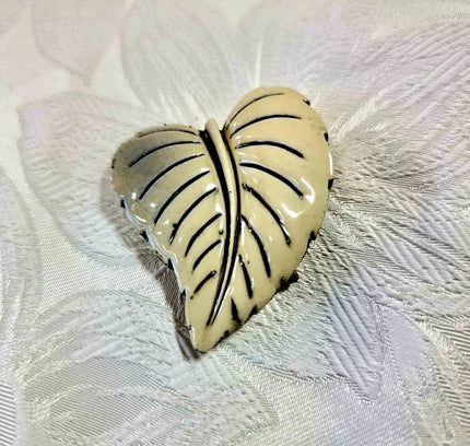Vintage Brooch - Yatva