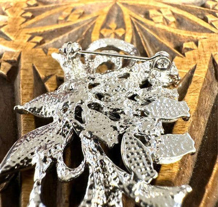 Vintage Brooch - Yatva