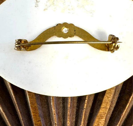 Vintage Bruxelles Brooch - Yatva