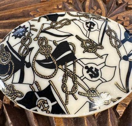 Vintage Bruxelles Brooch - Yatva