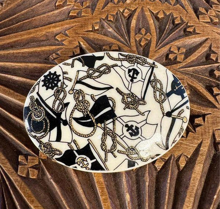 Vintage Bruxelles Brooch - Yatva